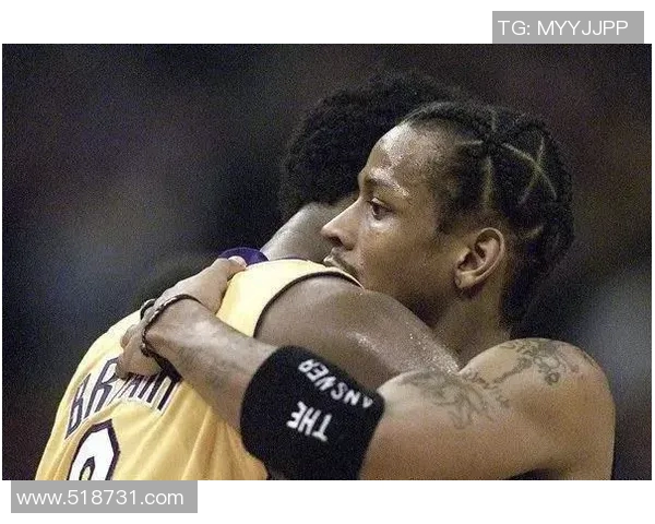 孤胆英雄的传奇故事揭示了这位足球明星的非凡成就与不屈精神