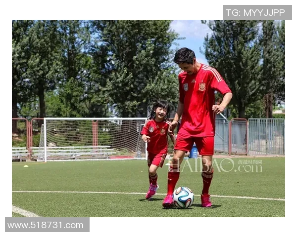 足球明星背什么包最时尚提升个人魅力与球场风范